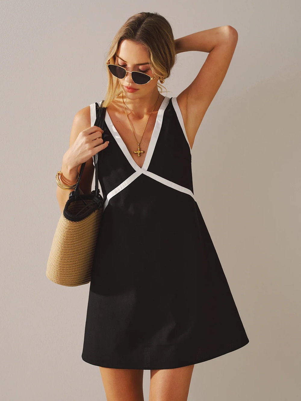 Commense Black Contrast Trim V-Neck Linen-Blend Mini Dress in Relaxed Fit × 1